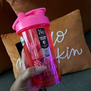 NWT Pink Blender Bottle 24oz